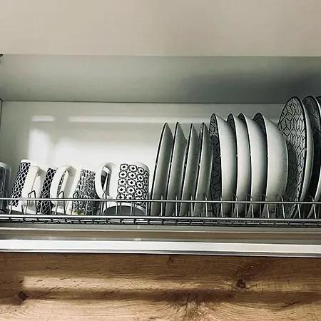 Gisi's Bazaars * Tiran