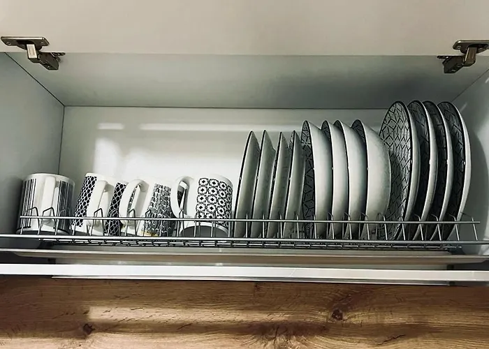 Gisi's Bazaars * Tiran